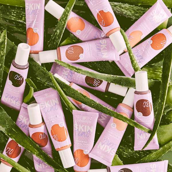 Foundation Skin Tint Hydrating Natural Finish LSF 30,  70 essence
