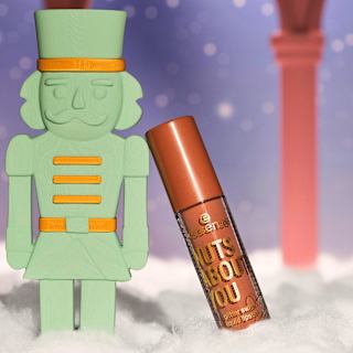 Lipgloss Nuts About You Glitter Switch Liquid 01 Kiss Me Prince essence