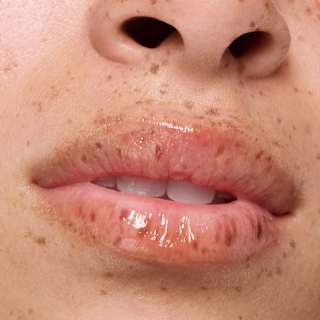 Lipgloss The Super Peptide Glossy Lip Treatment 01 Peptacular essence