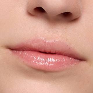 Lipgloss The Super Peptide Glossy Lip Treatment 01 Peptacular essence