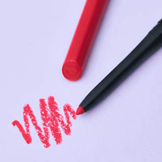 Lipliner 8h Matte Comfort 07 Classic Red essence