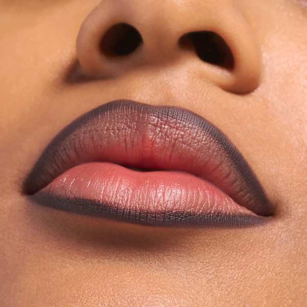 Lipliner 8h Matte Comfort 22 Ash Attitude essence
