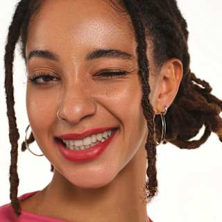 Lipliner Poutline Soft Glide 05 Pout Out Loud essence