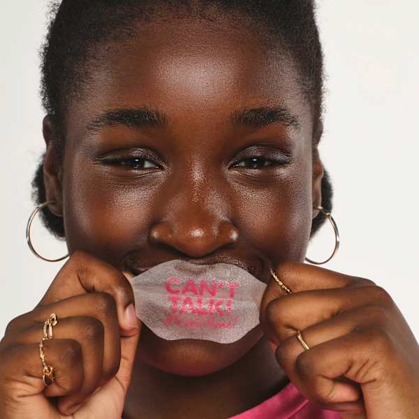 Lippenmaske Lip Sheet Mask 01 Can`t Talk! It´s Me Time! essence