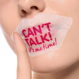 Lippenmaske Lip Sheet Mask 01 Can`t Talk! It´s Me Time! essence