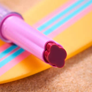 Lippenstift Aloha, Babes! 01 Sunny Bliss, Flower Kiss  essence