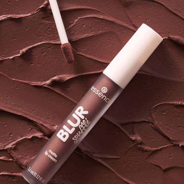 Lippenstift Blur Soufflé Matte Lip Cream 01 Deep Scroll essence