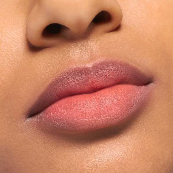 Lippenstift Blur Soufflé Matte Lip Cream 03 Hot Offline essence