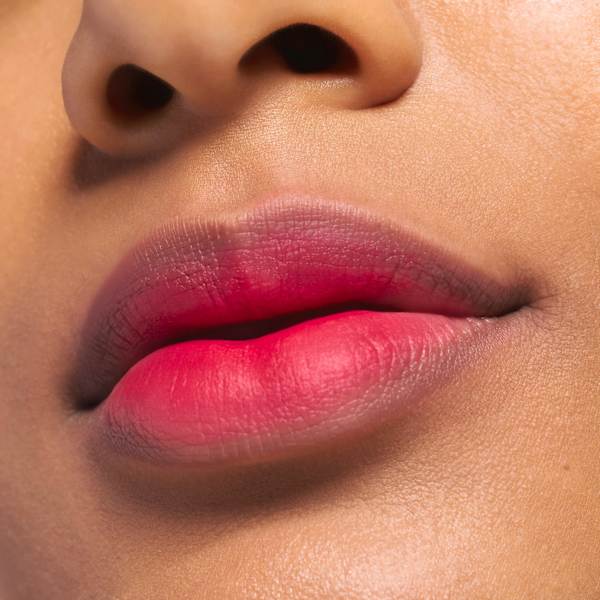 Lippenstift Blur Soufflé Matte Lip Cream 04 Main Feed essence