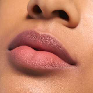 Lippenstift Blur Soufflé Matte Lip Cream 10 Status Toast essence