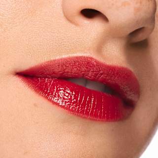 Lippenstift Hydra Kiss Lip Tint 04 Classy Red essence