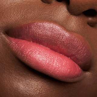 Lippenstift Meta Glow Colour Changing essence
