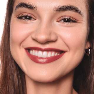 Lippenstift Satin Glow Luminous Shine 06 Deja-Brew essence