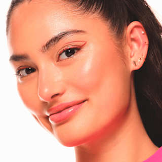 Liquid Eyeliner Colour It 04 Rusty Red essence