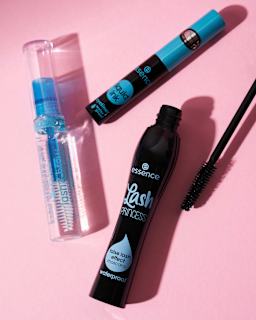 Liquid Eyeliner Ink Waterproof 01 essence