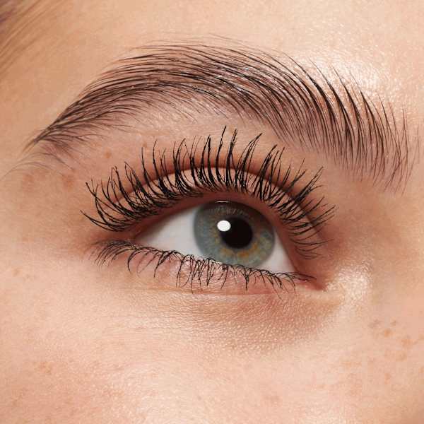 Mascara Call Me Queen Dramatic False Lash Effect  essence