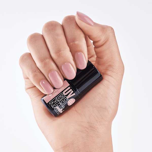 UV Nagellack Studio Nails UV Gel Nail 104 Need A Hug? essence