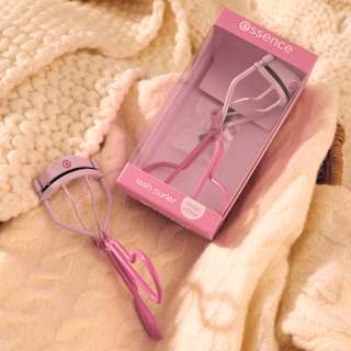 Wimpernzange Feelin' Comfy 01 Self-care Club Member essence