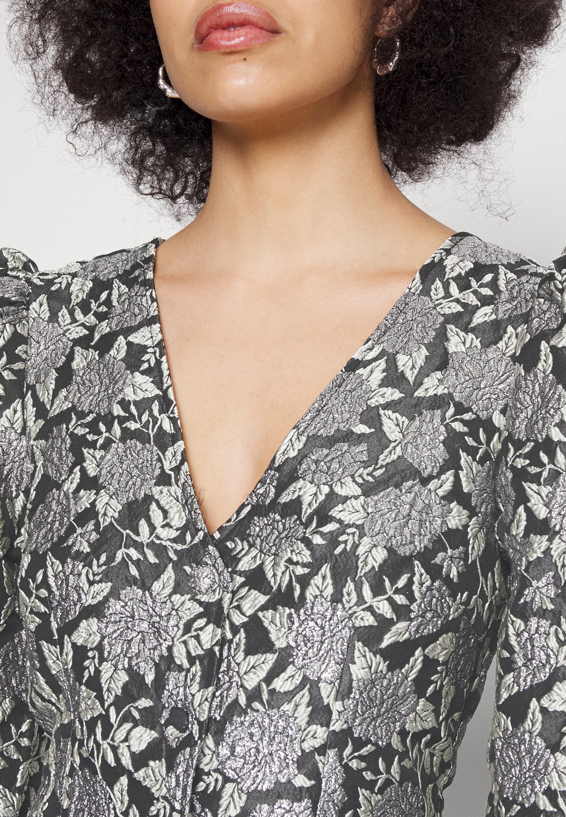 PIECES Tall PCMERCY V NECK DRESS
