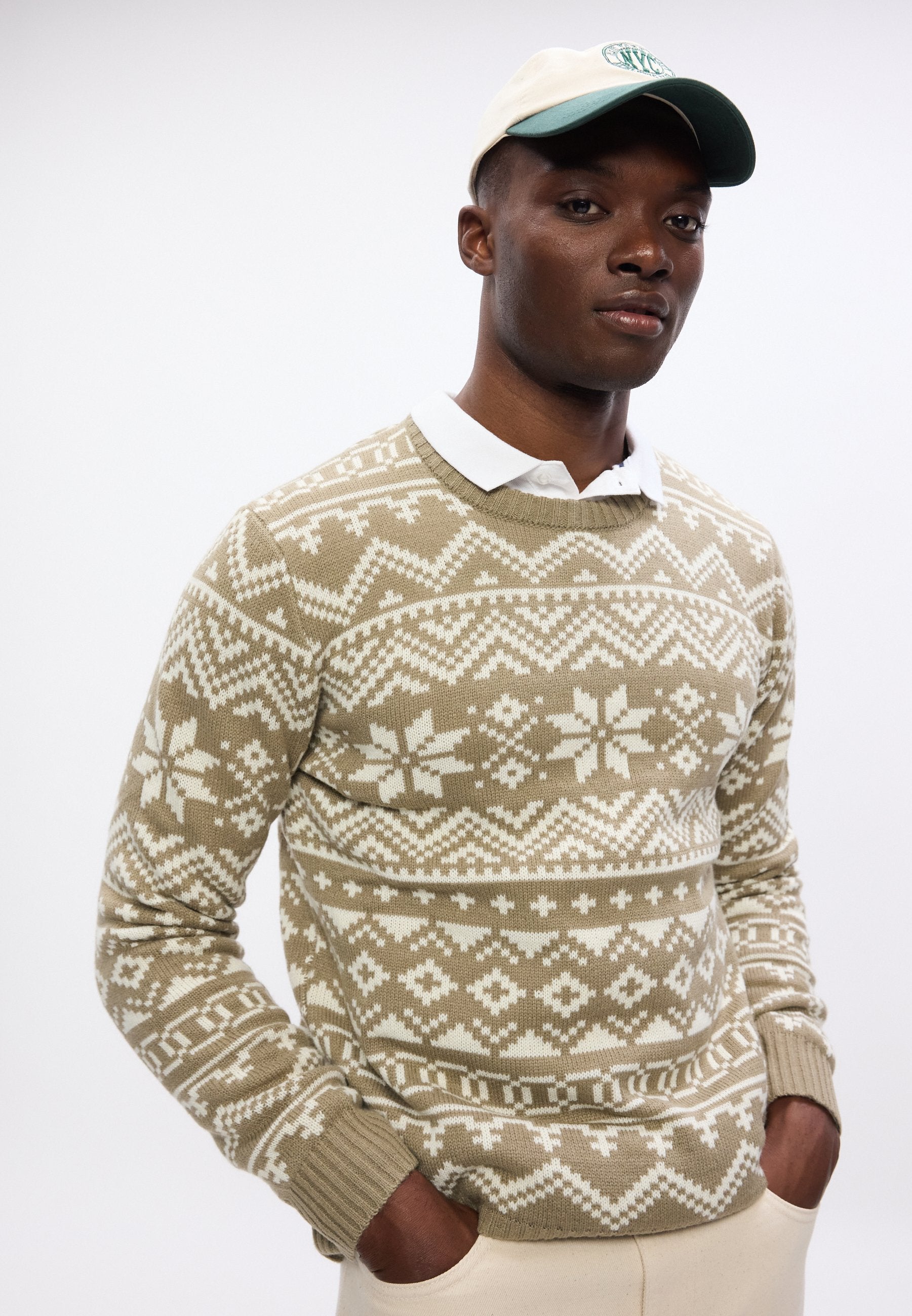JACQUARD WINTER PATTERN  Media 7