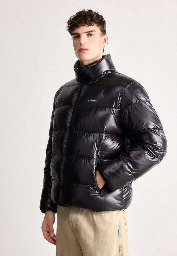 Calvin Klein GLOSSY CHANNELED PUFFER