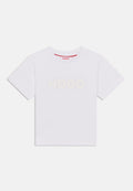 Weißes Baumwoll-T-Shirt mit rundem Ausschnitt und kurzen Ärmeln, vorne mit einem erhabenen "HUGO"-Logo in heller Farbe.