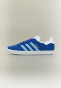 adidas Originals GAZELLE UNISEX - Trainers - team royal blue/clear sky/footwear white