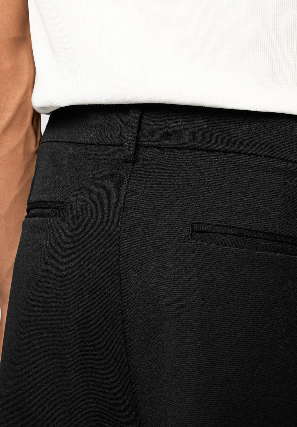 EIGHTYFIVE BAGGY TAILORED PANTS