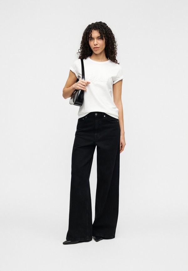 Guess SCRIPT TEE