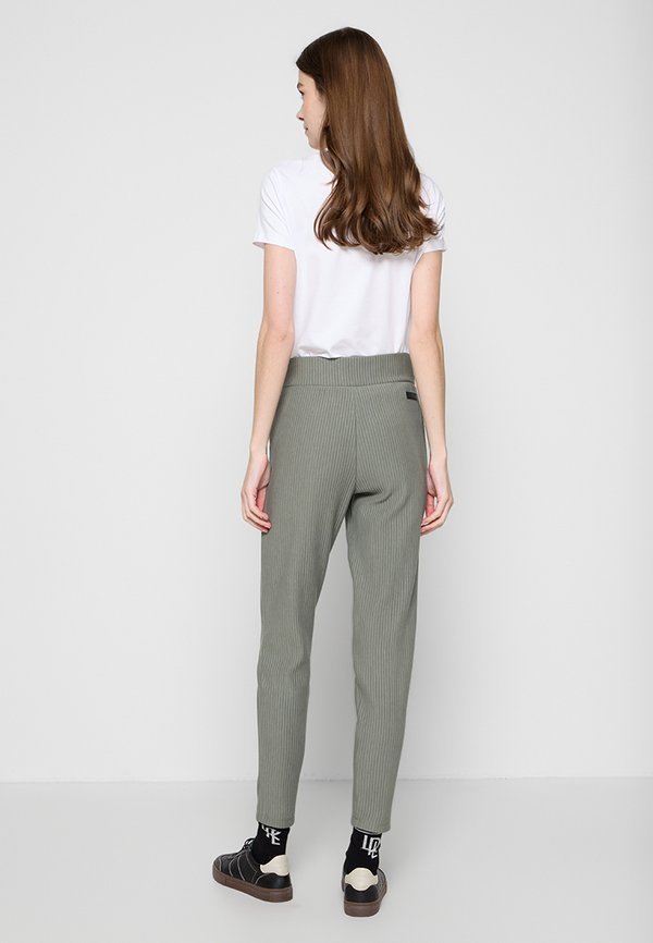 EA7 Emporio Armani