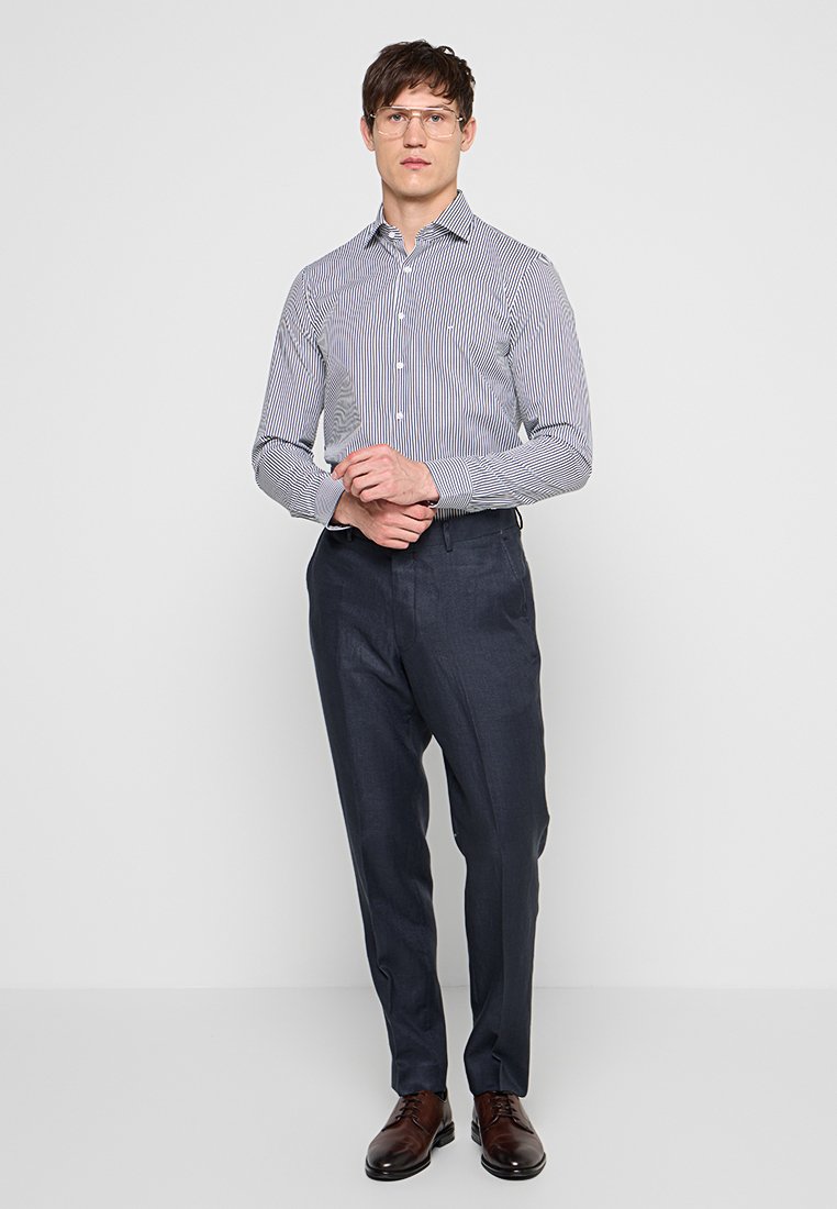 Michael Kors SLIM FIT