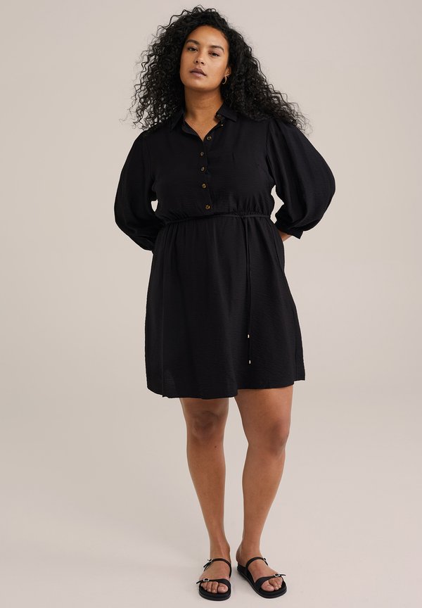 WE Fashion CURVE