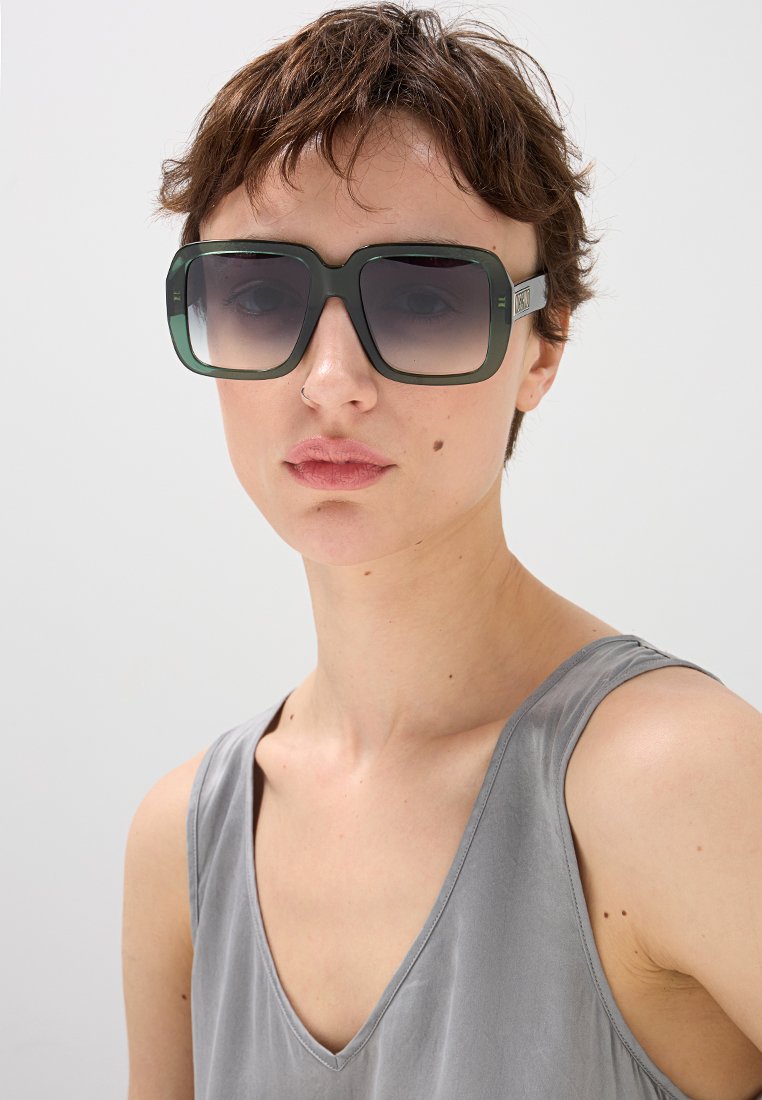 MOSCHINO
