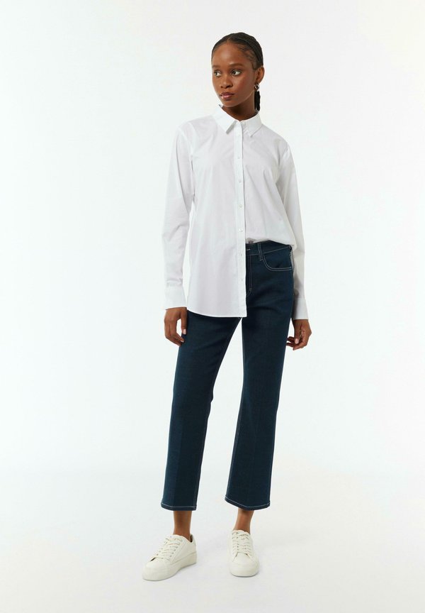 comma casual identity