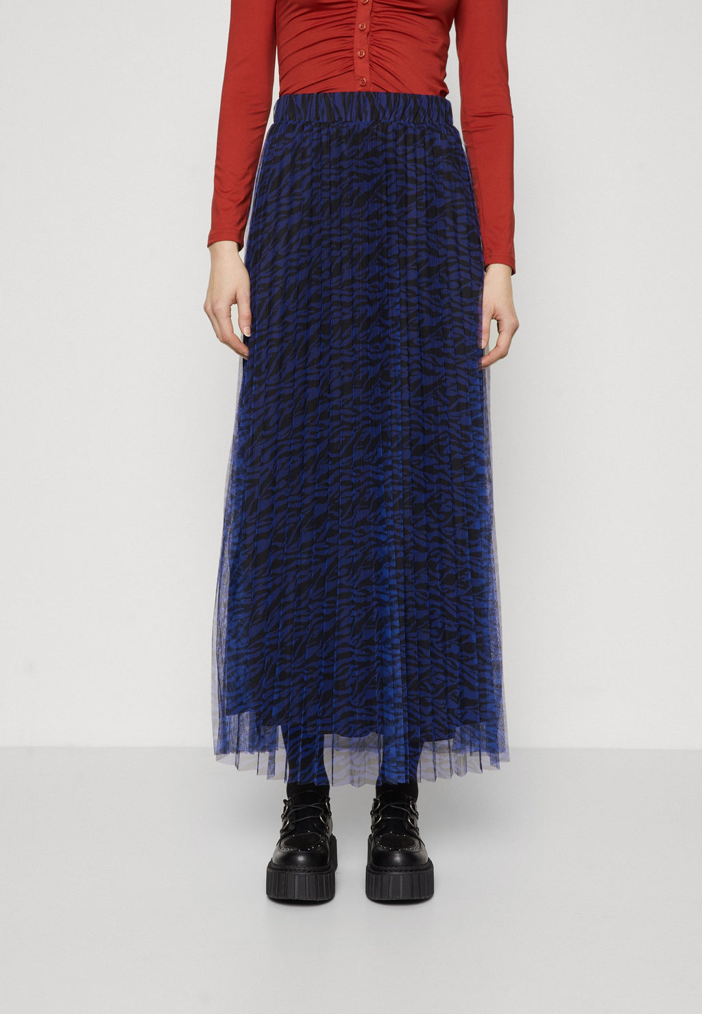 ONLSKY PLISSE SKIRT Media 3