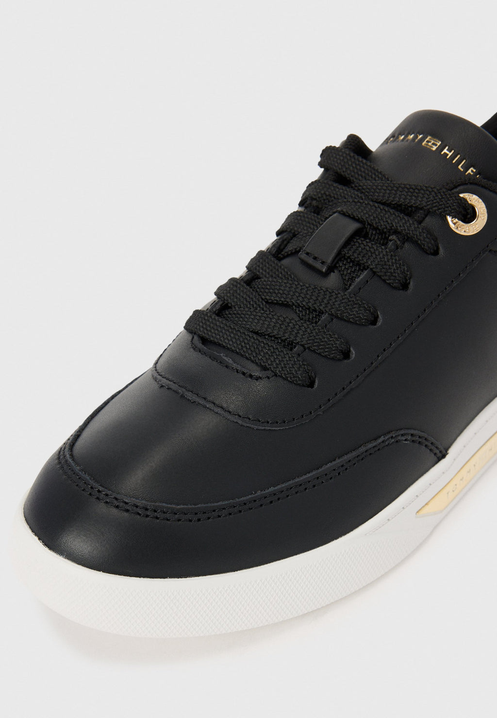 ESSENTIAL CHIC COURT Media 5