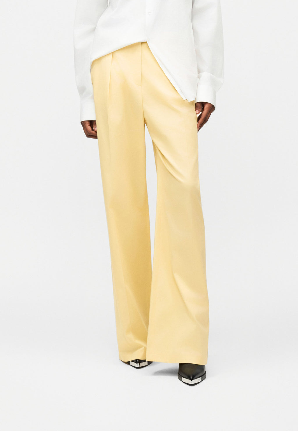 STRUCTURED PANTS Media 3