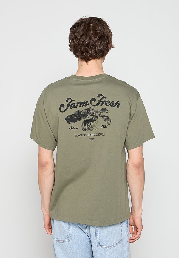 Levi's® VINTAGE FIT TEE