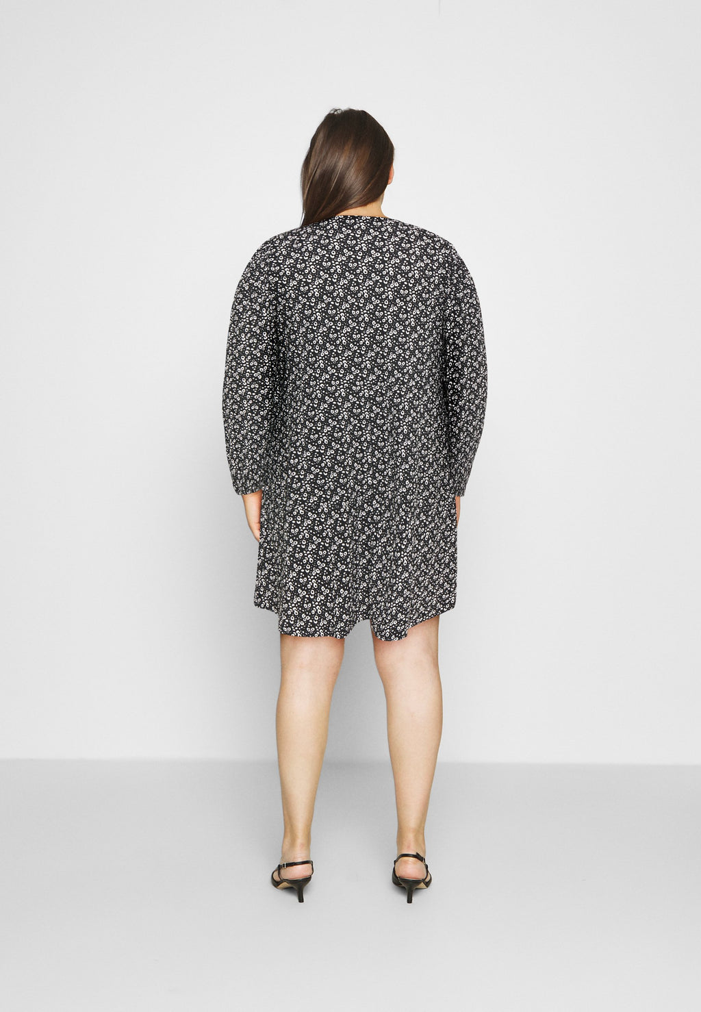 CARZILLY CALF DRESS Media 4