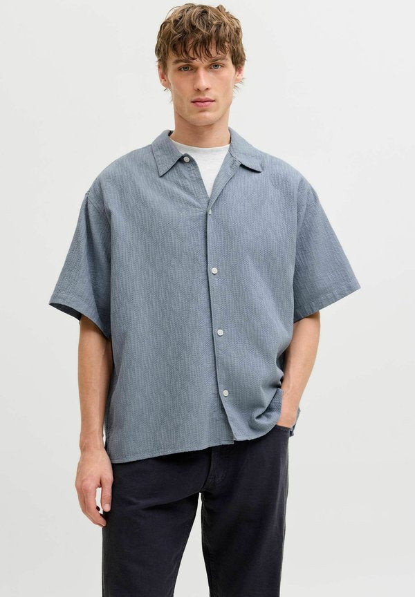 Jack & Jones JORMONTAUK WAVY TEXTURE SHIRT SS SN - Shirt - flint stone