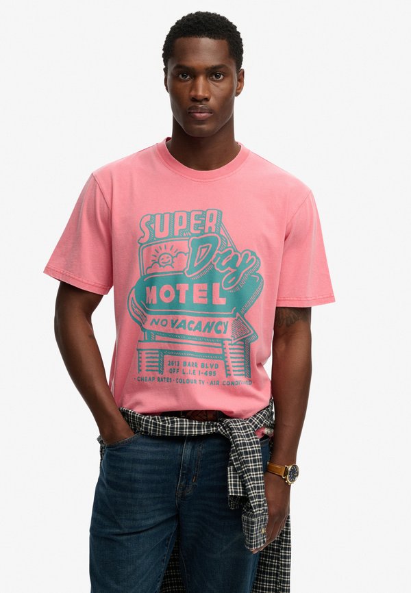 Superdry & Co ROADSIDE TRADE  - Print T-shirt - desert rose pink