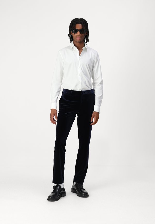 Bruuns Bazaar VELVETBBAXEL PANTS