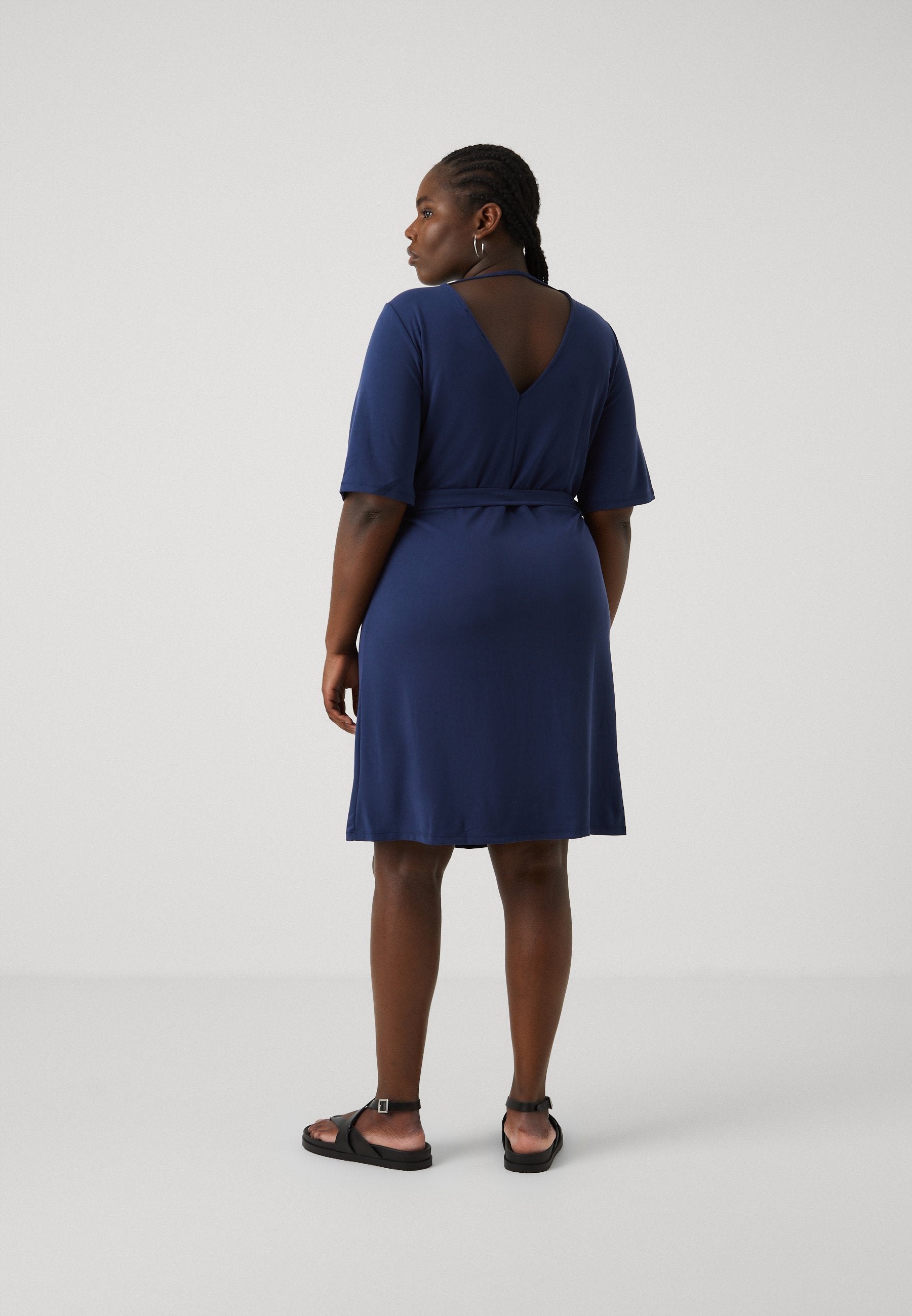 CARTRIXIE LIFE 2/4 KNEE DRESS Media 4