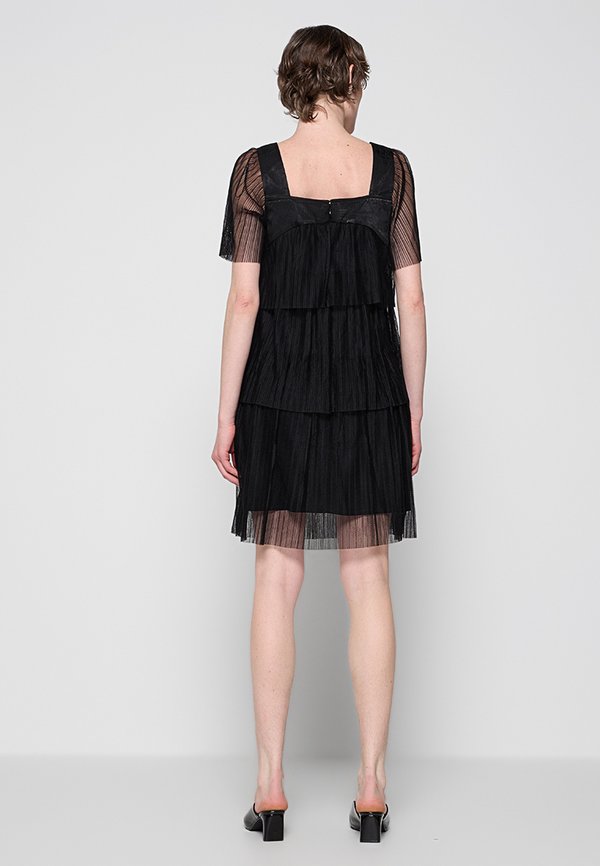 DKNY
