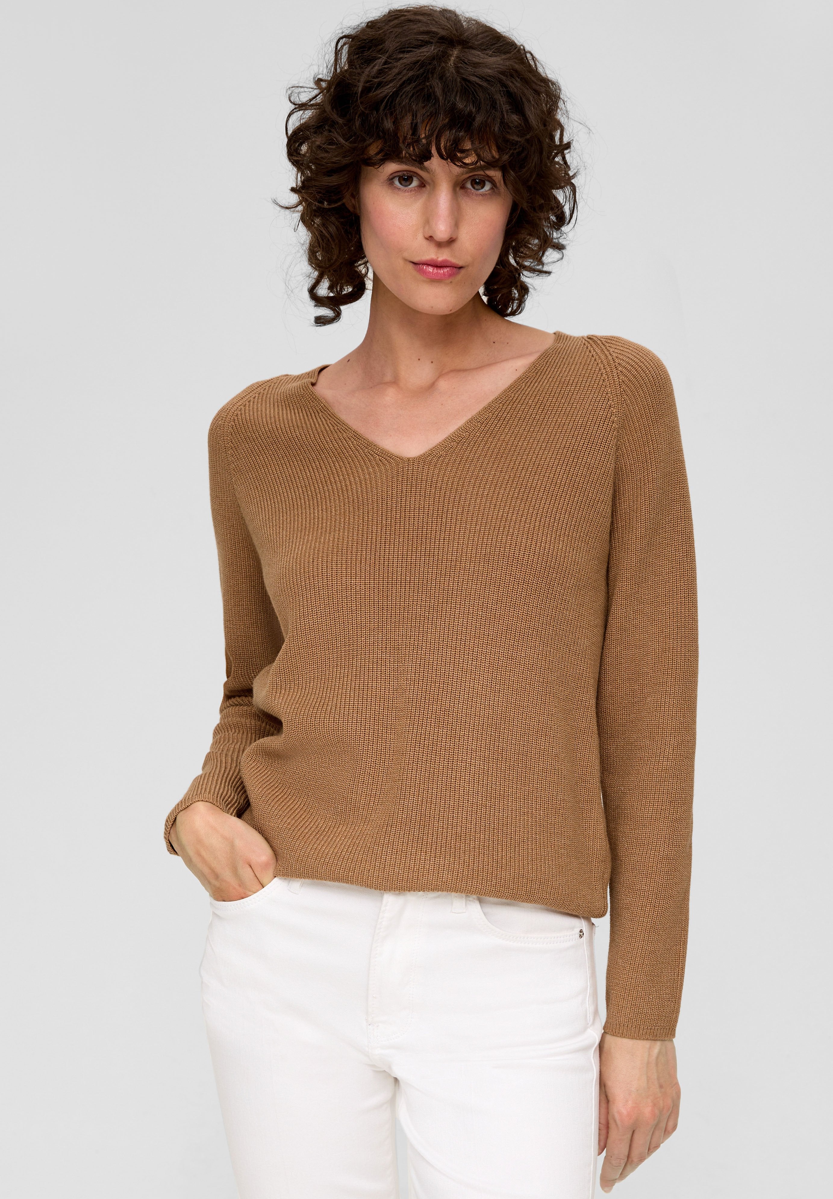 MANCHES RAGLAN Media 3