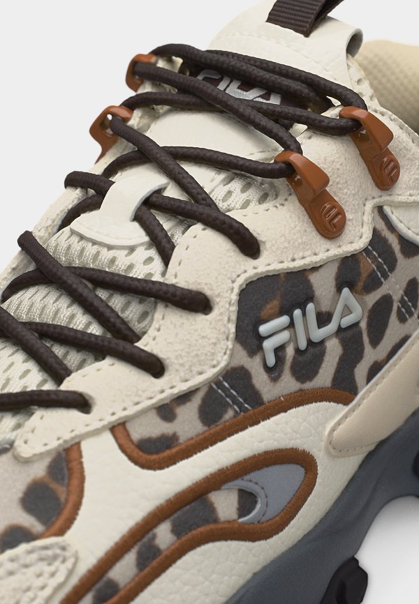Fila RAY TRACER