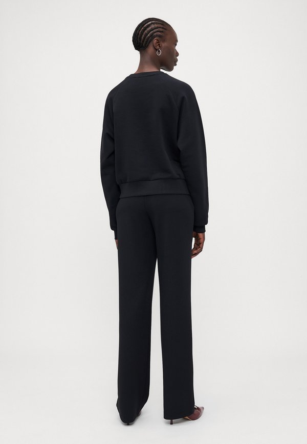 ONLY Tall ONLJETT O NECK