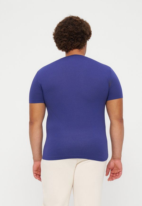 EA7 Emporio Armani