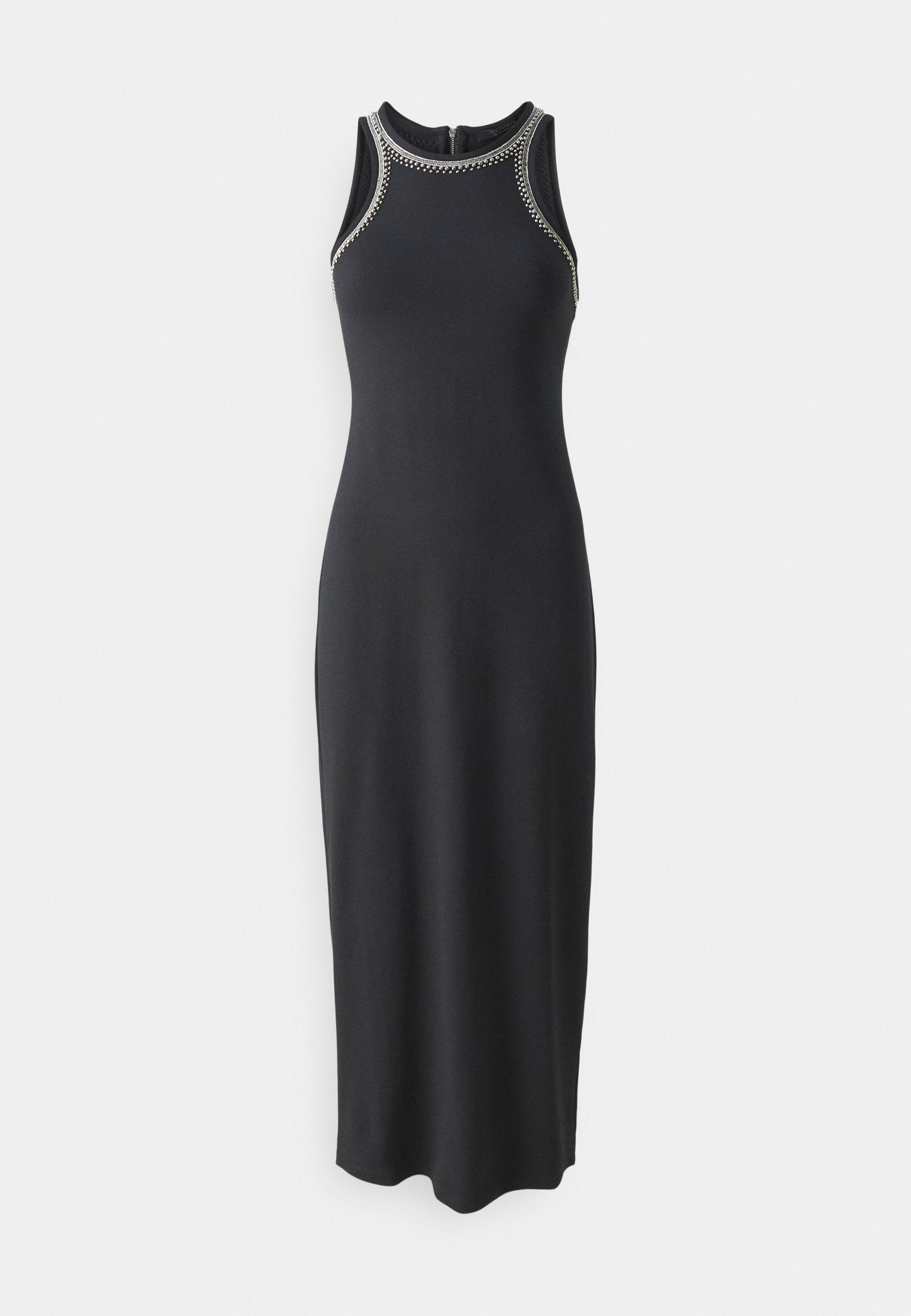 Schwarzes ärmelloses Kleid mit tailliertem Oberteil, das metallische Akzentnähte am Ausschnitt und eine gerade, knöchellange Silhouette aufweist.