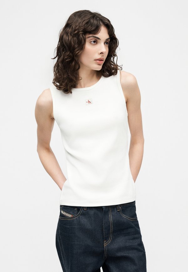 Calvin Klein Jeans LABEL CUTO